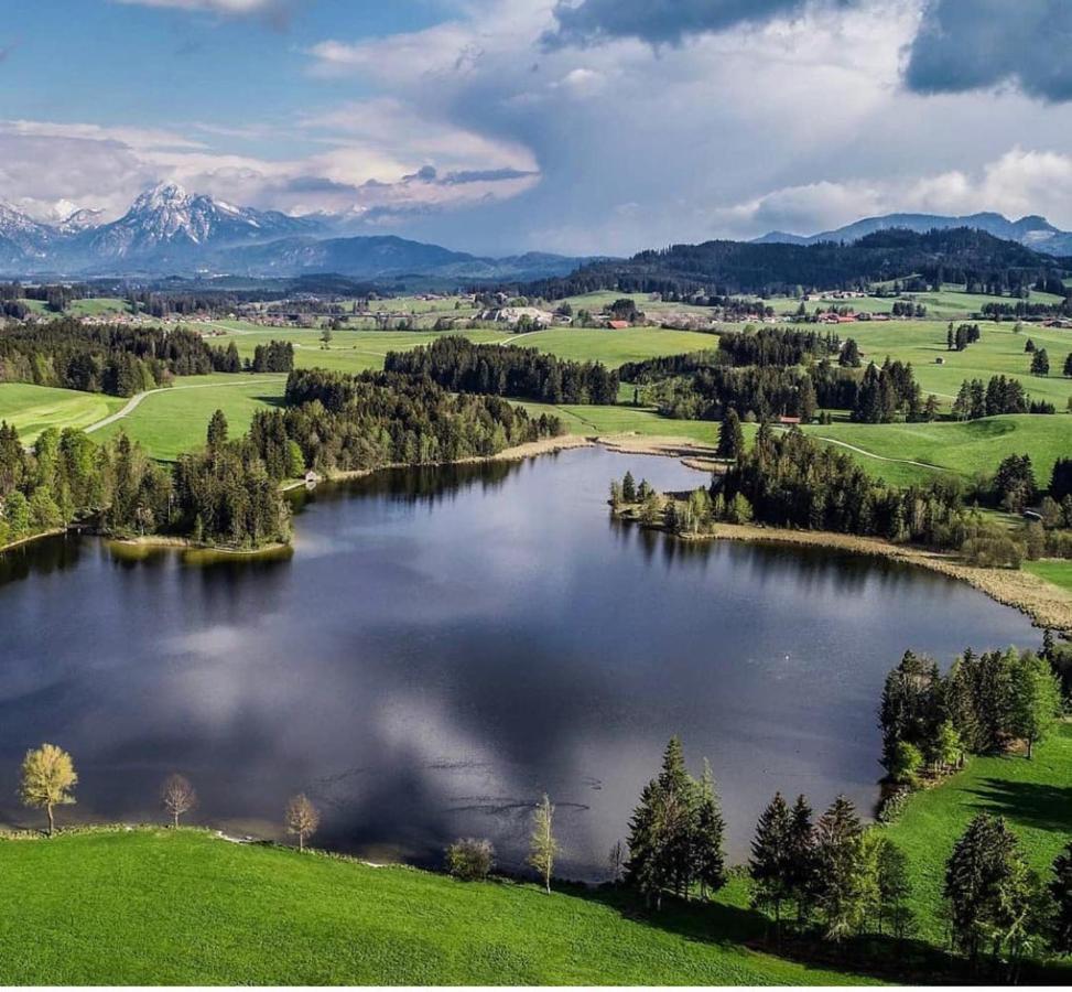 Direkt Am See Mit Bergblick Seeg Exterior foto